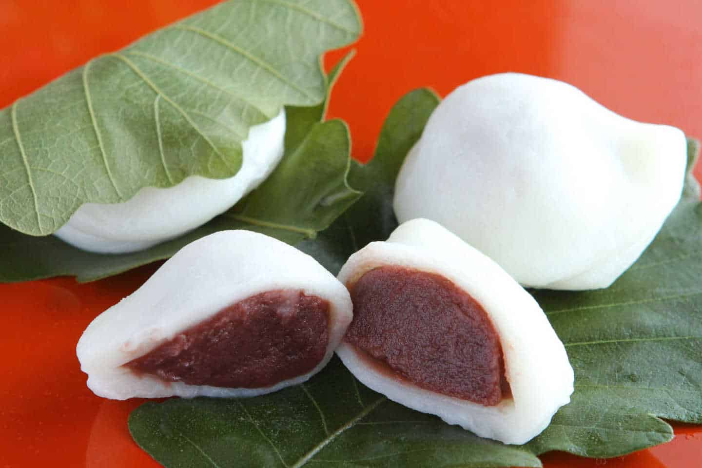 Kashiwa Mochi is a Children's Day food. (Recipe and Health Facts)