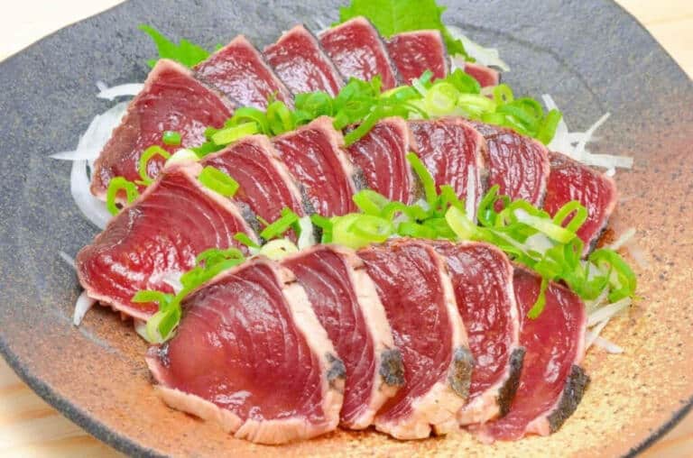 Katsuo no Tataki Recipe (History, Yakumi, and Restaurants)