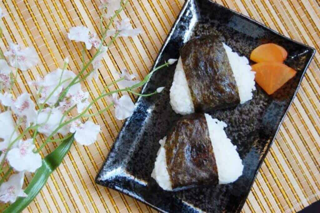 Onigiri (おにぎり)