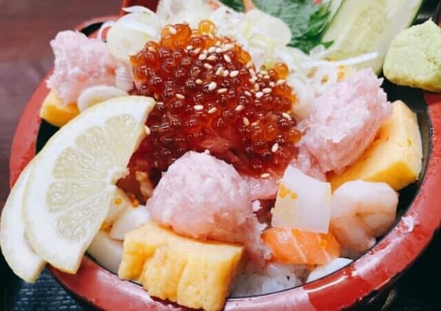 Kaisendon (海鮮丼)