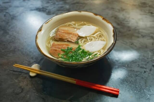 Okinawa soba (沖縄そば)