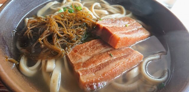 Okinawa soba (沖縄そば)