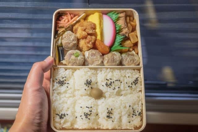 Shumai bento (シウマイ弁当)