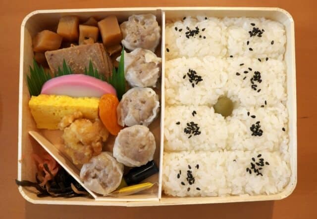 Shumai bento (シウマイ弁当)