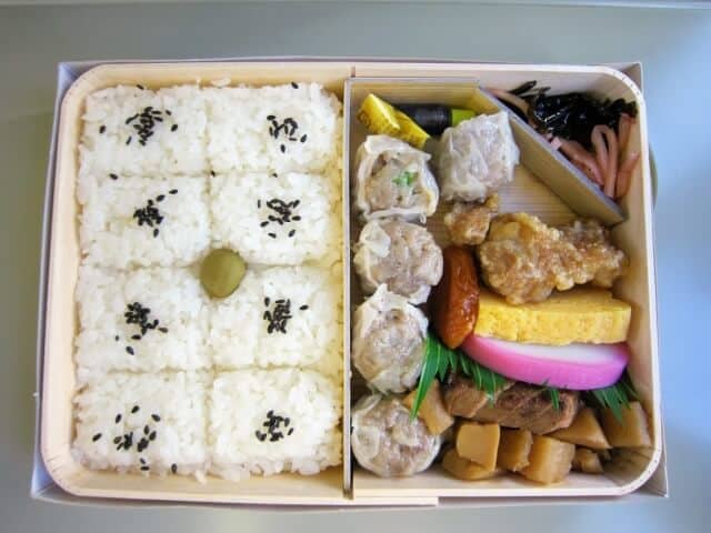 Shumai bento (シウマイ弁当)