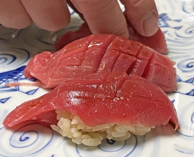 Maguro sushi (マグロ寿司)