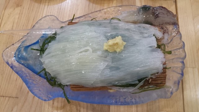 이카소멘 (イカそうめん)