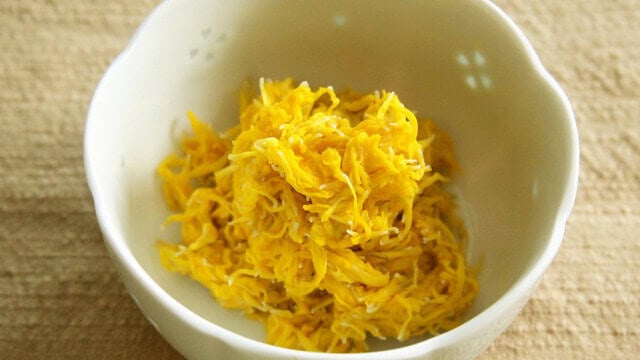 Chrysanthemum dishes (菊料理)