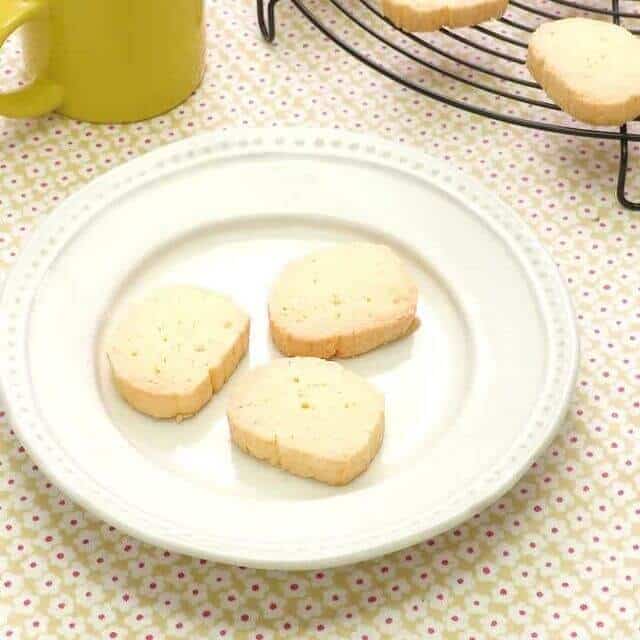butter cookies in plate