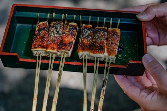 Tofu dengaku grilled on heat