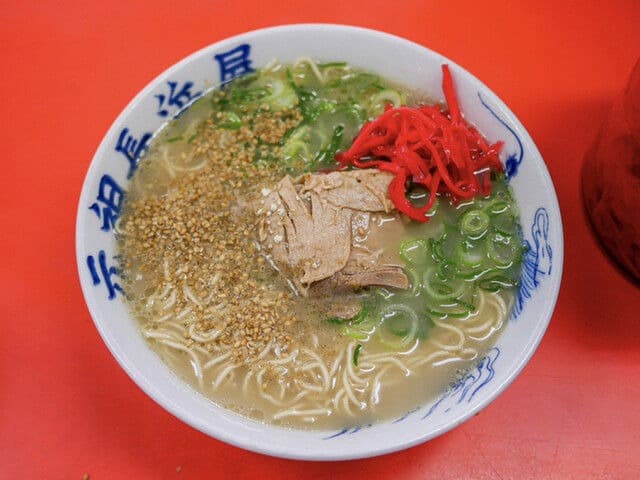 What is the difference between Nagahama Ramen and Hakata Ramen?