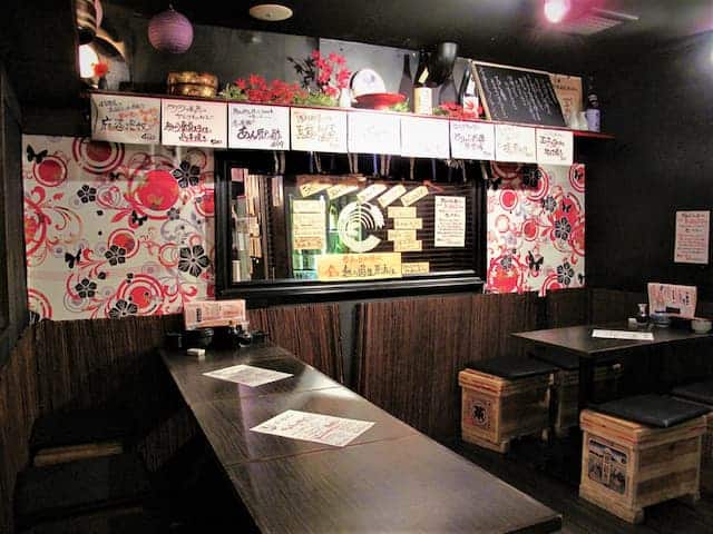 View inside of Mangetsu Sakaba