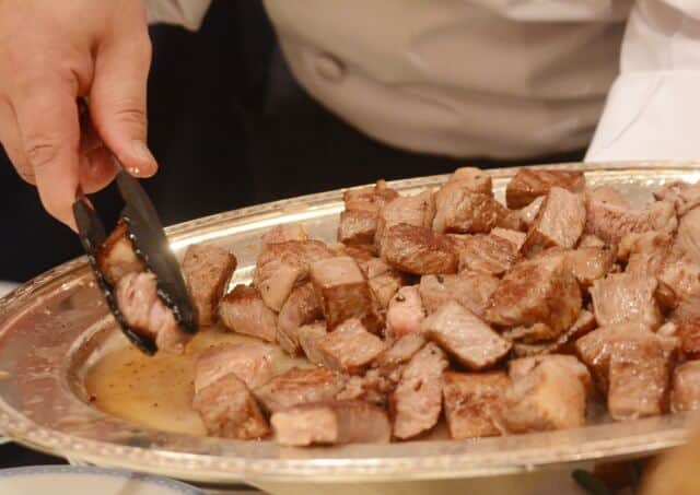 cooked Miyazaki beef (宮崎牛)