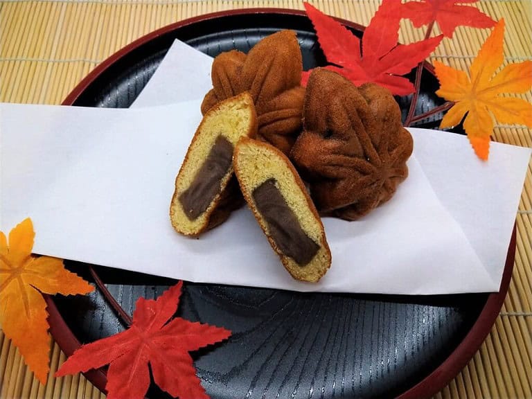 Momiji manju (もみじ饅頭)