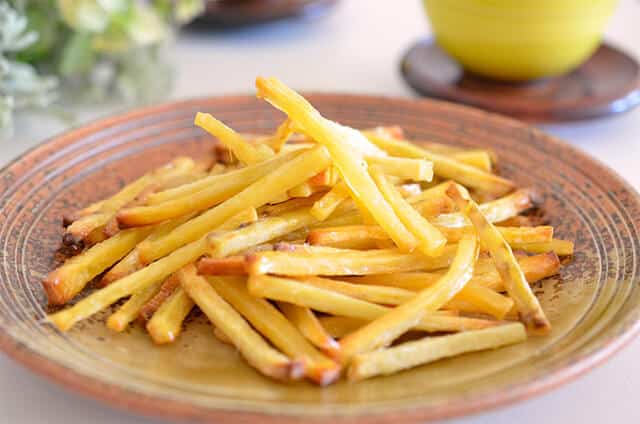 potato snack on round plate