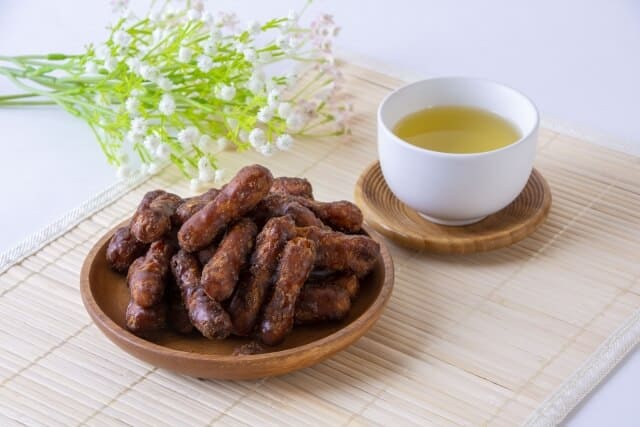 karinto with tea