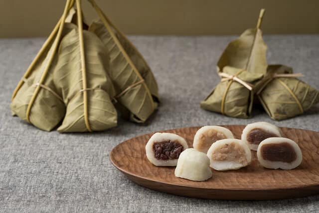 many houba maki wrapped in magnolia leaves