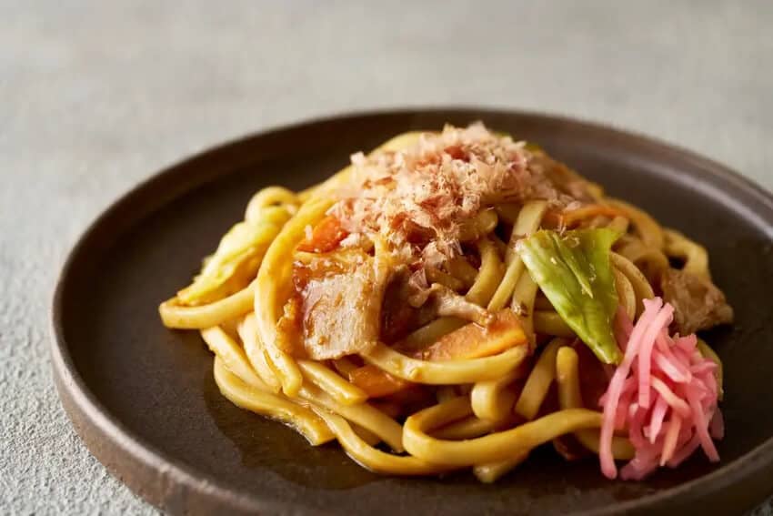 Yaki udon (焼うどん)