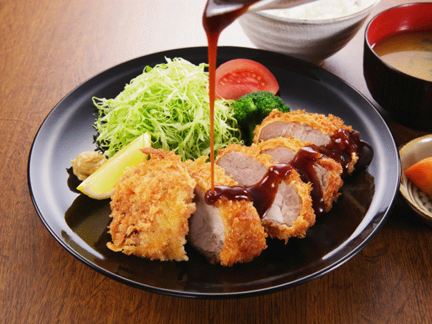 tonkatsu on the plate