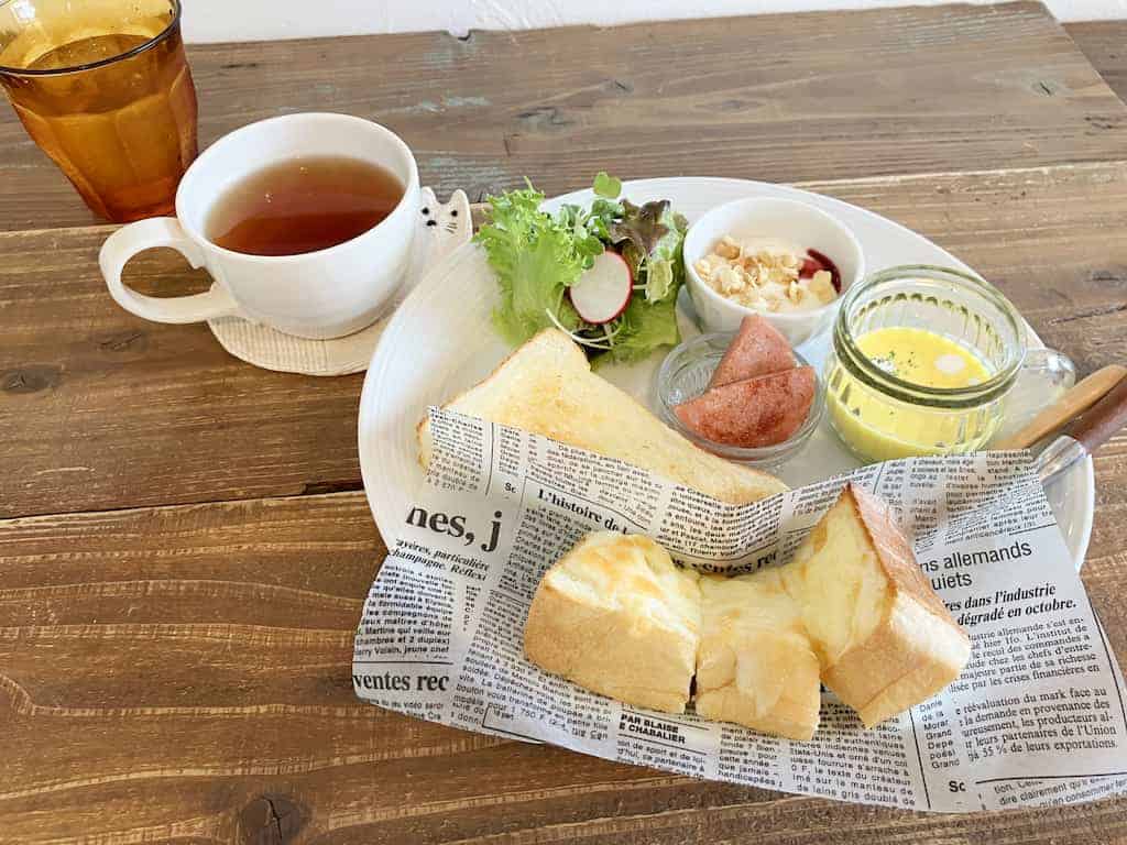 Bread with tea