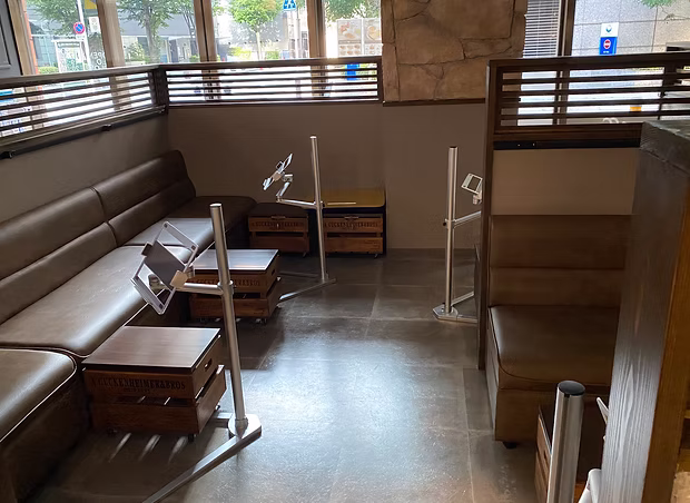 Spaces inside the cafe