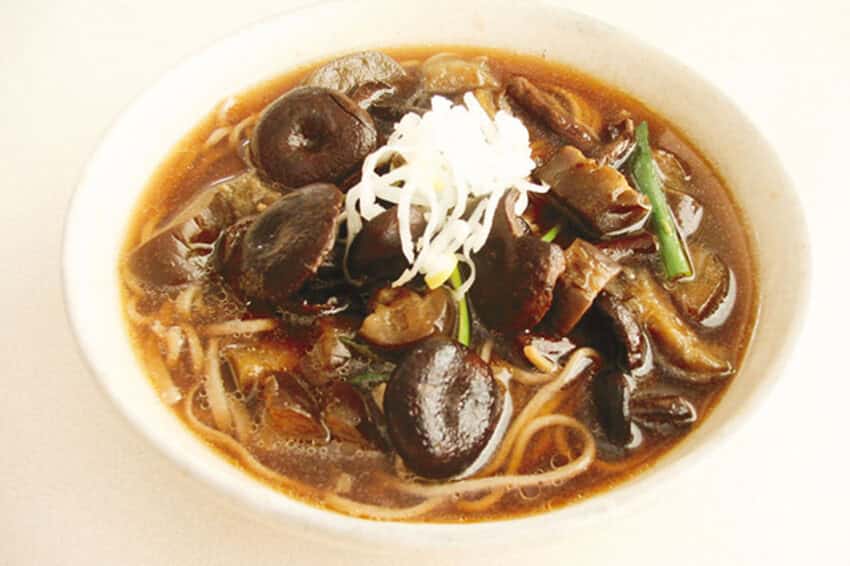 Chitake udon (ちたけうどん)