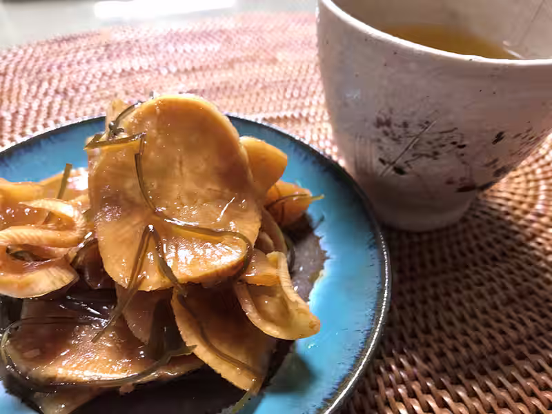 Kanboshi daikonni with tea