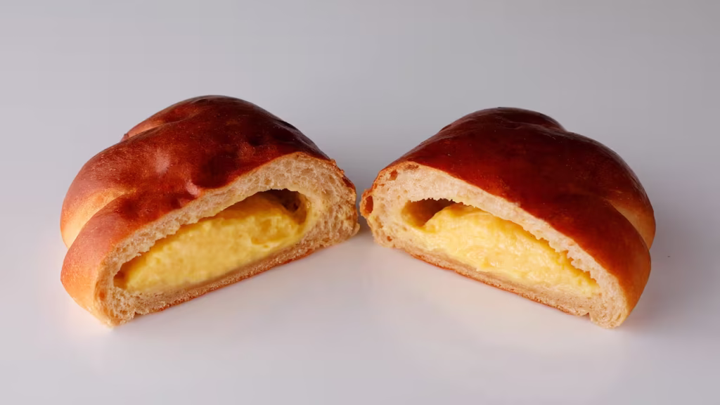 Cream bread (クリームパン)