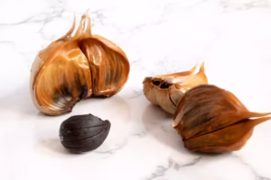 Black Garlic (黒にんにく) black garlic